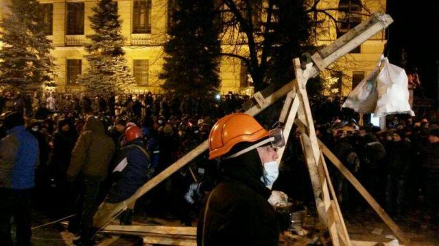 Catapult built by the protesters. If your government goes medieval on you, you might as well get medieval back.