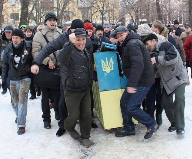 On February 11, 2014 in Luhansk, "titushky" captured the local revolutionary piano, saying that they did not want to hear anymore Wagner and Beethoven,  those fascist composers.