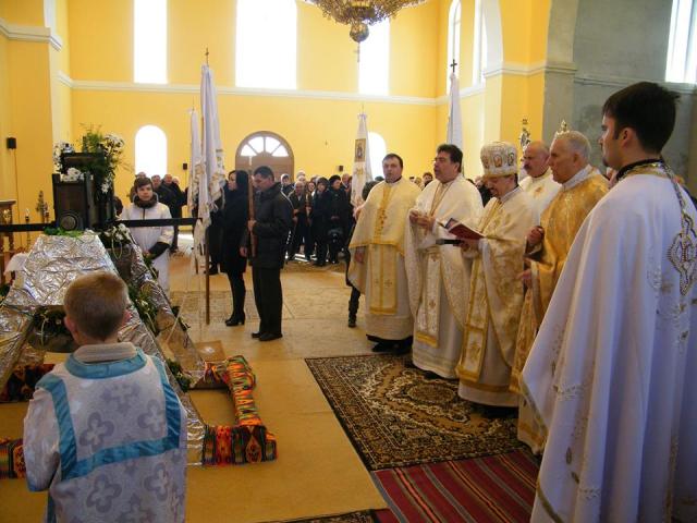 In der Kirche Pidpetschare bei der Glockenweihe.