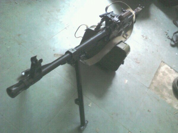 I continue to share secret military information. Look, this is a machine gun. Here it is. And I bet Putin didn’t even know!