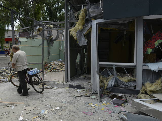 Market in the Oktyabrsky district of Donetsk after the shelling. Photo: A.Umanets, "Segodnya"