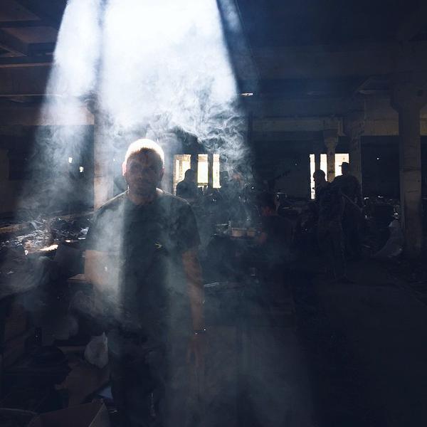 Ukrainian army soldiers of 2nd battalion 93 brigade in Opytne, near Donetsk airport. Photo: Max Avdeev. Source.