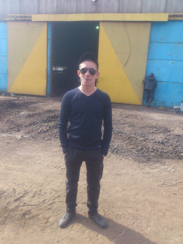 Horlivka (Nov. 6th): Russian Occupation Forces concealing their tanks in this shed. Source