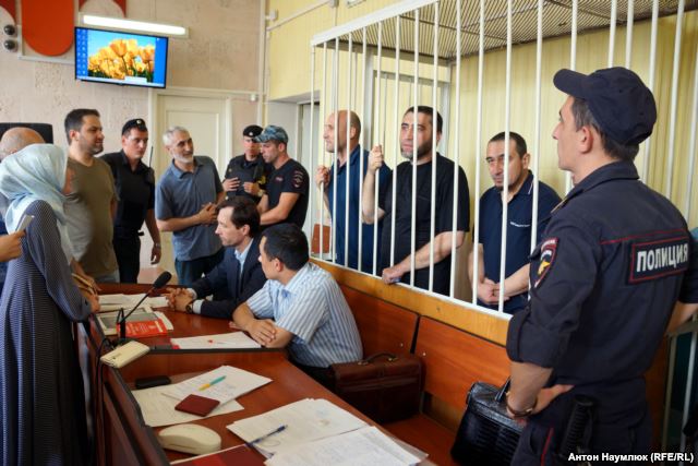 Defendants in the case of Hizb ut-Tahrir in the Kyiv District Court of Simferopol. Photo: Anton Naumlyuk